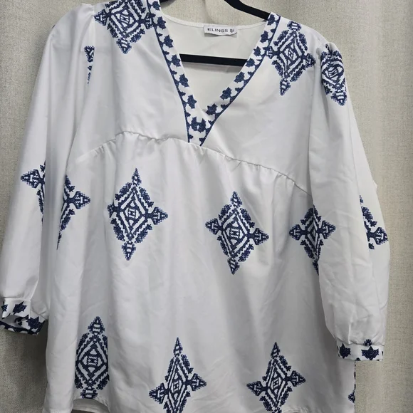 Elings White V-Neck Embroidered Blouse in Navy - Picture 2 of 4